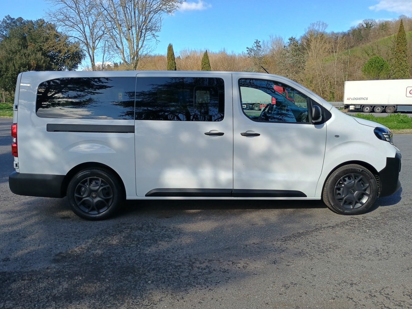 Opel Vivaro Life XL bianco